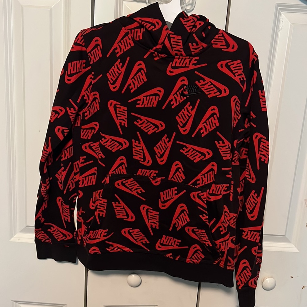 Nike Sweatshirt black and red logo Youth Boys Large
